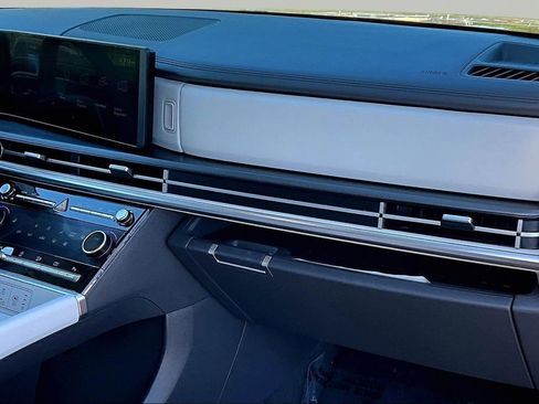 Used 2025 Hyundai Santa Fe SEL FWD image 17