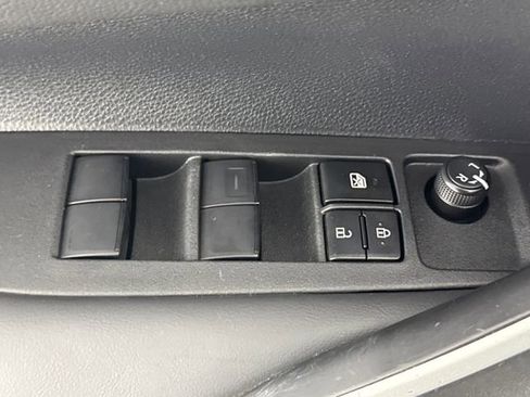 Used 2024 Toyota Corolla SE image 17