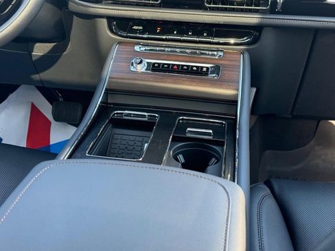 New 2025 Lincoln Aviator Reserve w/ Equipment Group 201A image 18