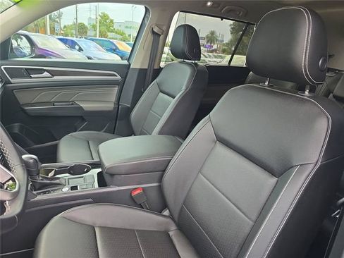 Used 2023 Volkswagen Atlas SE w/ Panoramic Sunroof Package FWD image 17