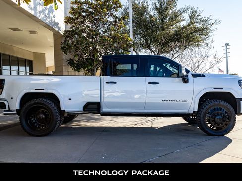 Used 2026 GMC Sierra 3500 Denali Ultimate image 11