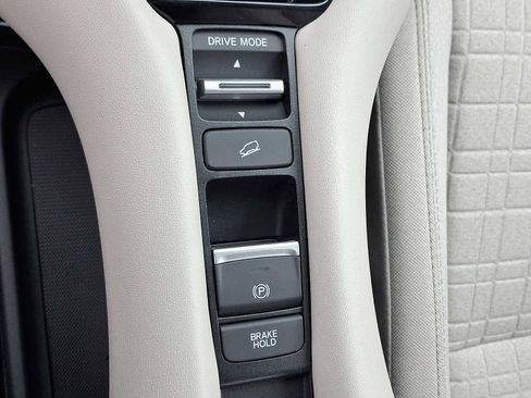 New 2026 Honda HR-V LX image 11