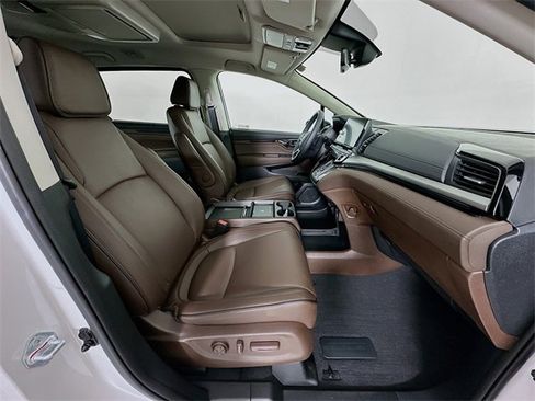 Certified 2026 Honda Odyssey Touring image 6