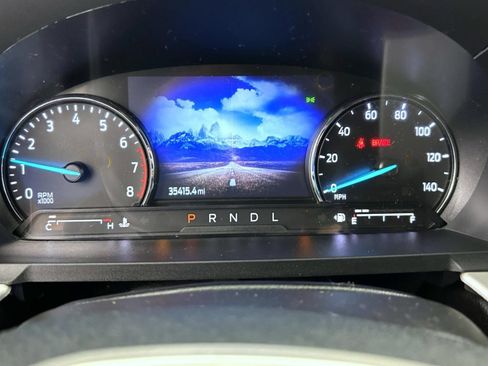 Used 2024 Ford Explorer XLT w/ Equipment Group 202A AWD/4WD image 13