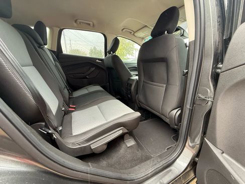 Used 2019 Ford Escape SE image 11