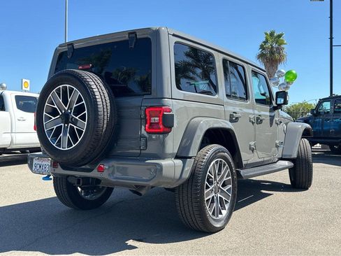 Used 2022 Jeep Wrangler Unlimited Sahara image 13