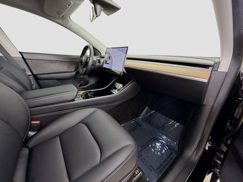 Used 2021 Tesla Model Y Long Range image 31