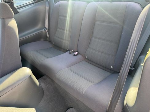 Used 2004 Ford Mustang Base 2dr Fastback image 7