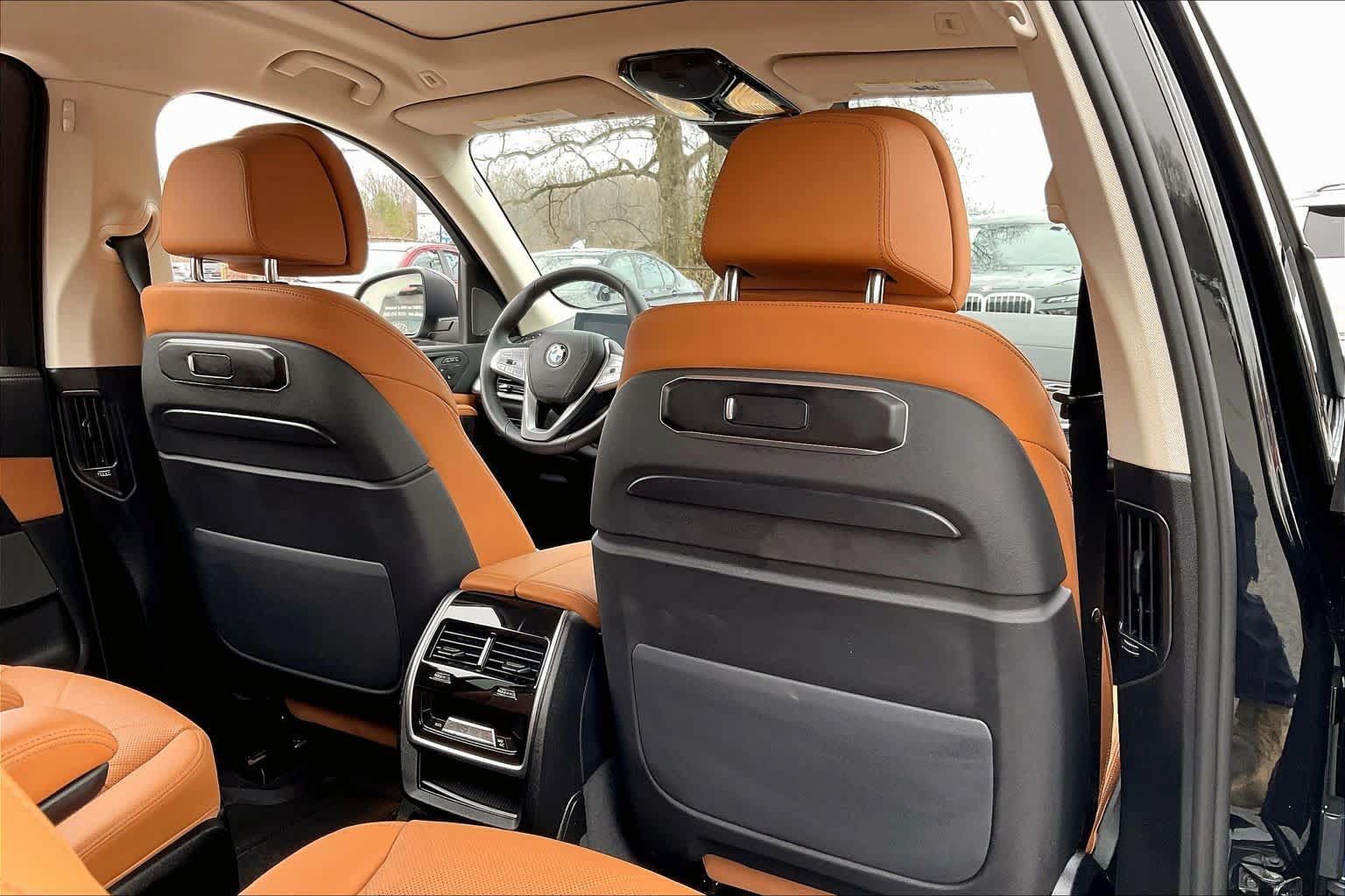 Used 2025 BMW X7 xDrive40i w/ Premium Package AWD/4WD image 20