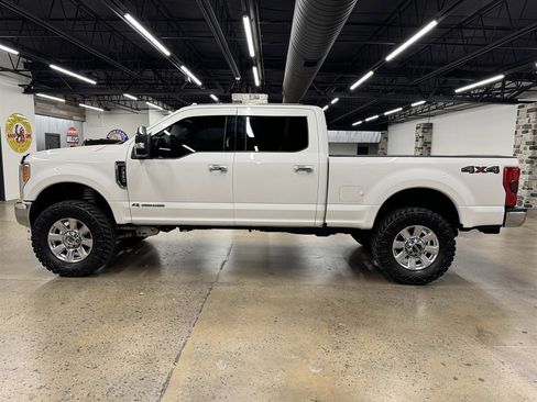 Used 2017 Ford F350 Lariat w/ Lariat Ultimate Package AWD/4WD image 4