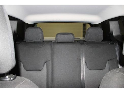 Used 2023 Jeep Renegade Latitude image 25