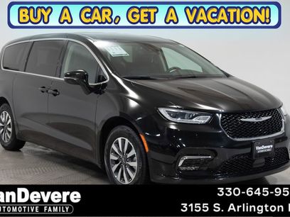 Used 2024 Chrysler Pacifica Limited