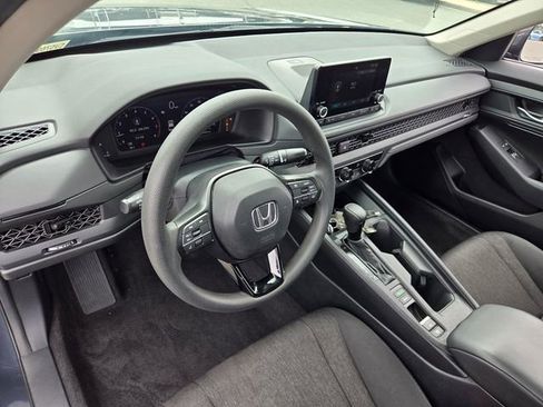 Used 2023 Honda Accord EX image 9