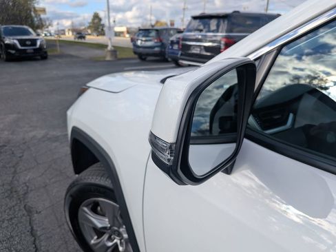 Used 2025 Toyota RAV4 XLE image 39