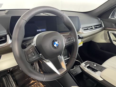 Used 2027 BMW X1 xDrive28i AWD/4WD image 11