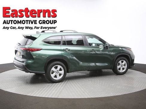 Used 2023 Toyota Highlander LE image 45