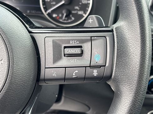 Used 2023 Nissan Rogue SV AWD/4WD image 26