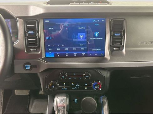 Used 2024 Ford Bronco Black Diamond image 22