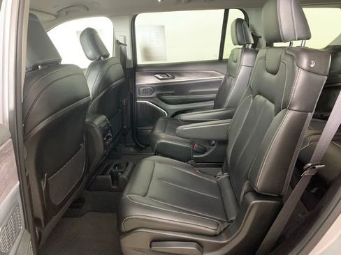 Used 2023 Jeep Grand Cherokee L Limited w/ Black Appearance Package image 26