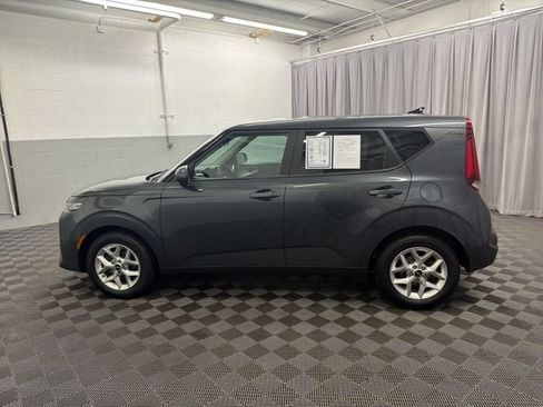 Certified 2022 Kia Soul LX w/ Technology Package FWD image 10