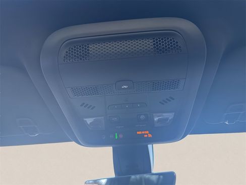 Certified 2025 Cadillac XT6 Premium Luxury w/ Platinum Package image 31