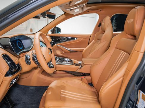 New 2026 Aston Martin DBX 707 image 13