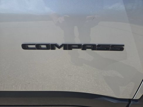 Used 2025 Jeep Compass Trailhawk w/ Trailer Tow Group AWD/4WD image 11