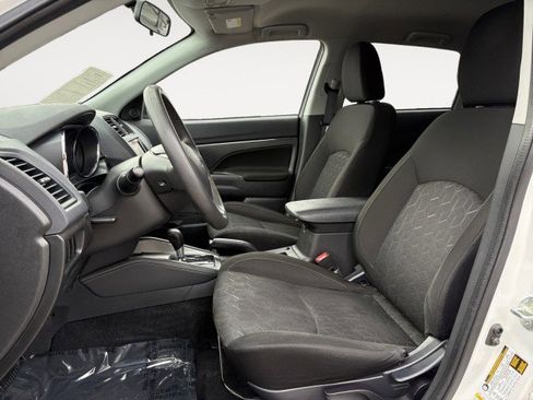 Used 2020 Mitsubishi Outlander Sport ES image 2