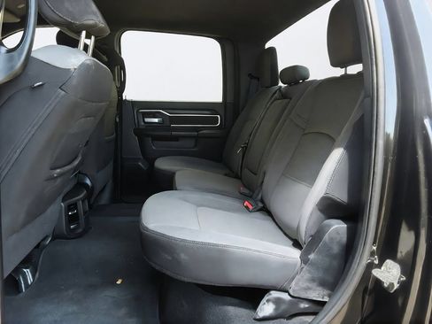 Used 2024 RAM 2500 Big Horn AWD/4WD image 30