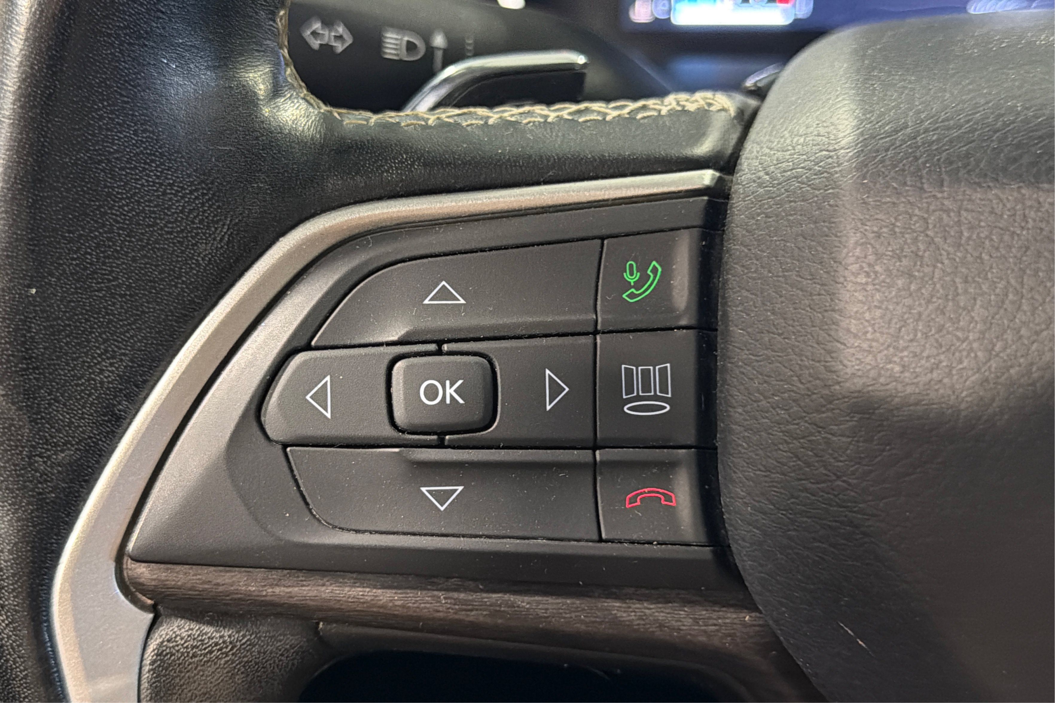Used 2021 Jeep Grand Cherokee L Limited w/ MOPAR Finishing Package AWD/4WD image 24