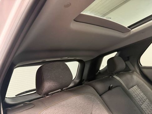 Used 2023 Chevrolet Equinox LT AWD/4WD image 18