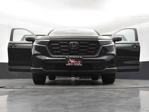 Used 2025 Honda CR-V LX image 11