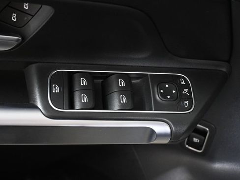 Used 2022 Mercedes-Benz GLB 250 4MATIC image 31