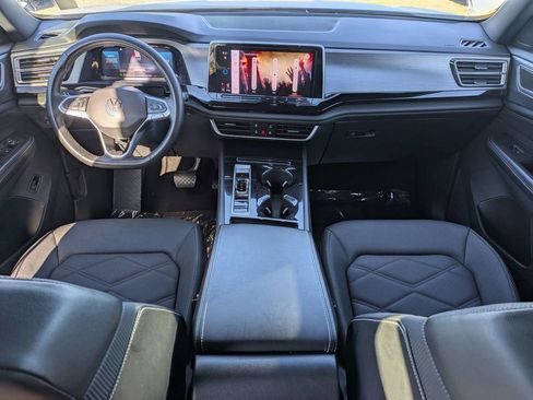 Used 2024 Volkswagen Atlas Cross Sport SE FWD image 14