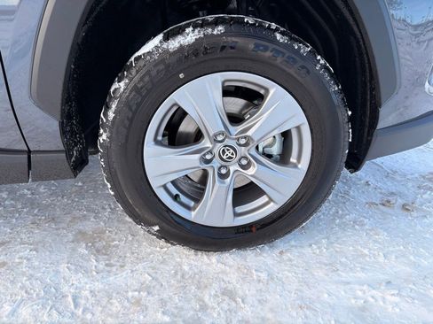 Used 2025 Toyota RAV4 XLE image 33