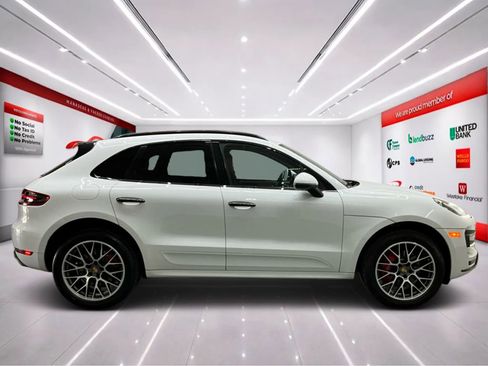 Used 2017 Porsche Macan Turbo AWD/4WD image 9