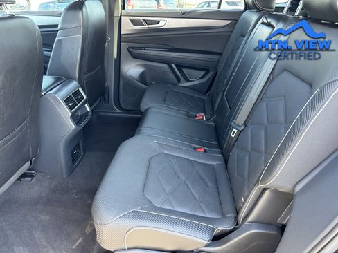 Used 2024 Volkswagen Atlas Cross Sport SE w/ Black Wheel Package image 19