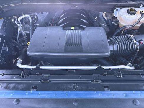 Used 2024 Chevrolet Silverado 1500 LT AWD/4WD image 29