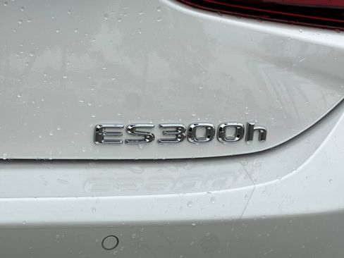 Used 2024 Lexus ES 300h w/ Premium Package FWD image 28