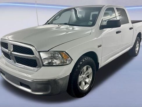 Used 2020 RAM 1500 Tradesman w/ Chrome Appearance Group RWD image 4