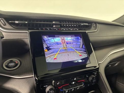 Certified 2023 Jeep Grand Cherokee L Laredo image 17