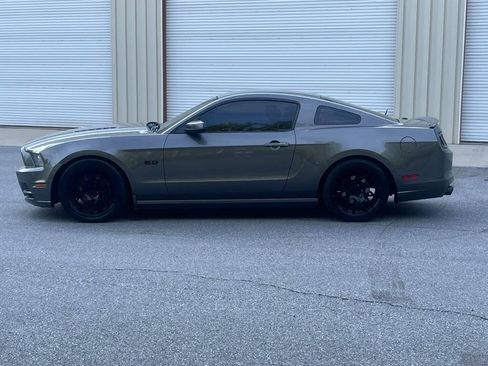 Used 2013 Ford Mustang GT Premium w/ Security Pkg RWD image 3