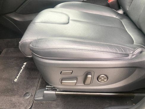 Used 2020 Hyundai Santa Fe Limited FWD image 17