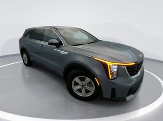 Used 2025 Kia Sorento LX FWD video 1