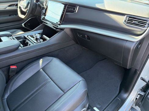 New 2026 Jeep Grand Wagoneer Limited AWD/4WD image 38