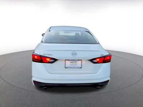 Used 2025 Nissan Altima 2.5 SR image 12