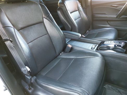 Used 2016 Honda Pilot Elite image 10