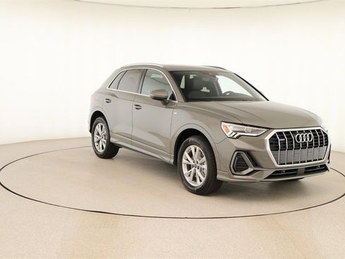 New 2025 Audi Q3 2.0T Premium image 10