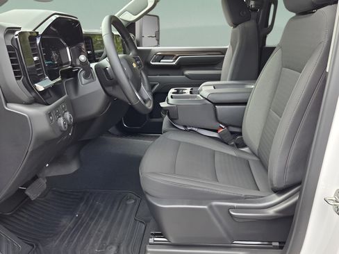 Used 2026 Chevrolet Silverado 2500 LT AWD/4WD image 9