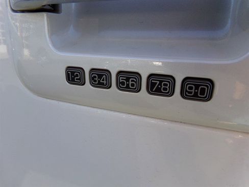 Used 2011 Ford F150 Lariat w/ Lariat Chrome Pkg image 86